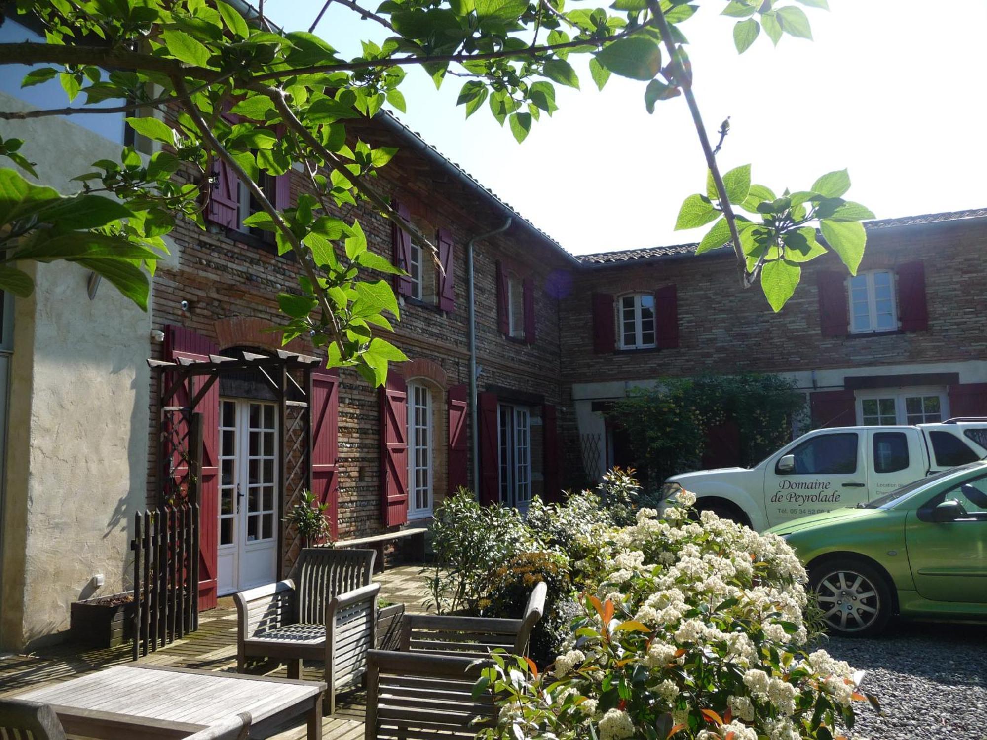 Bed and Breakfast Logis Domaine De Peyrolade Daux Экстерьер фото